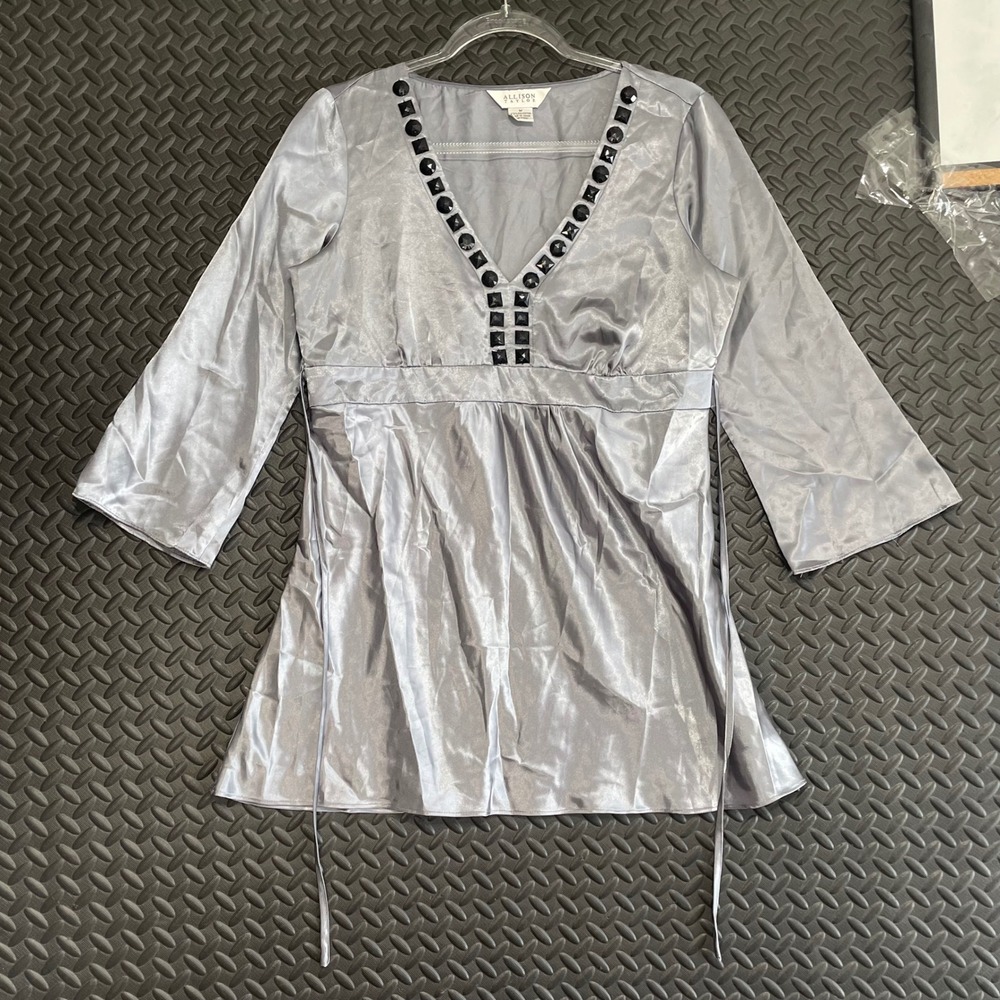 Allison Taylor Gray Gem V‎ Neck 3/4 Sleeve Blouse Top Women's Size Medium